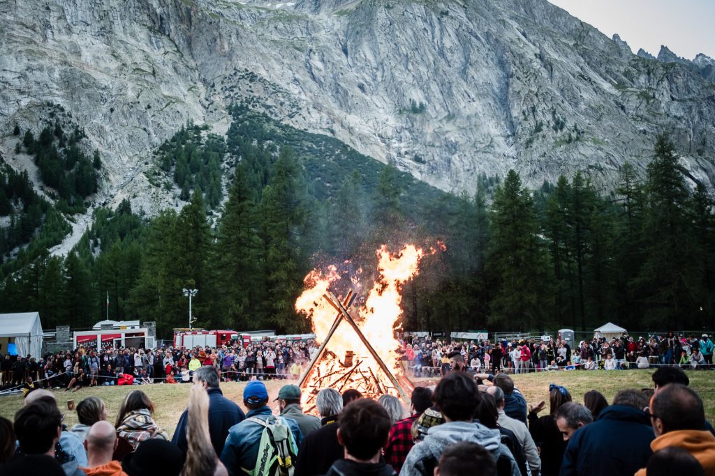 Tender dei blur cantato davanti il falò